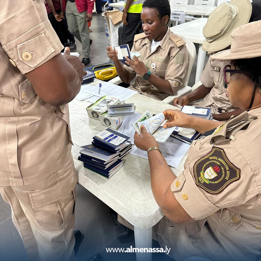 Extra5 50 السلطات النيجيرية عملت إجبارا على تفتيش حقائب بعثة المنتخب الوطني في رحلة العودة