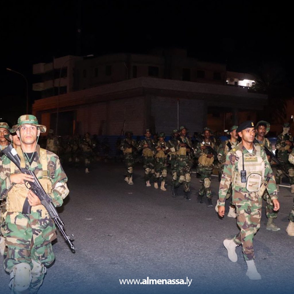 Extra5 71 بناء على تعليمات القائد العام .. قوات لواء طارق بن زياد تنفذ مسيراً ليلياً في سرت لتعزيز جاهزيتها الأمنية