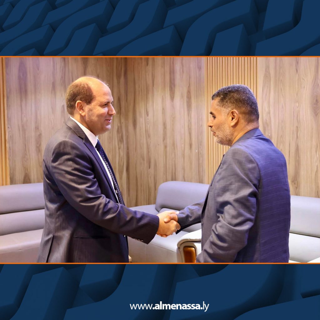 Extra5 92 وزير التعليم العالي والبحث العلمي يتابع اخر المستجدات وسير العمل بجامعة أبوصرة للعلوم الطبية