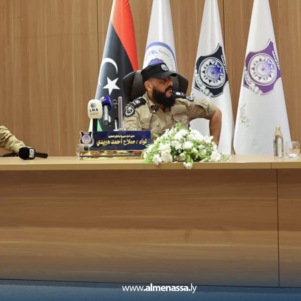 Extra6 109 مدير أمن بنغازي الكبرى يواصل سلسلة اجتماعاته مع رؤساء الأقسام وضباط المديرية