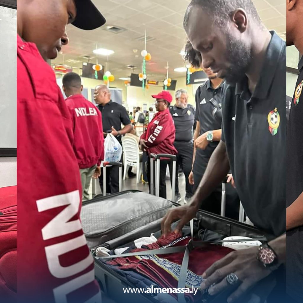 Extra6 36 السلطات النيجيرية عملت إجبارا على تفتيش حقائب بعثة المنتخب الوطني في رحلة العودة