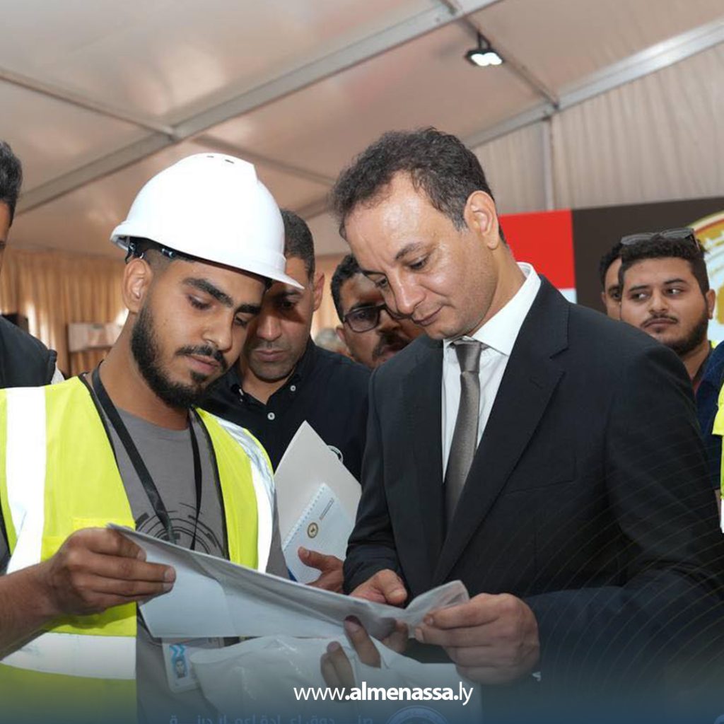 Extra6 56 المهندس بلقاسم حفتر يوقع أربعة عقود جديدة لإعادة تأهيل وتطوير الطرق العامة في مدينة درنة