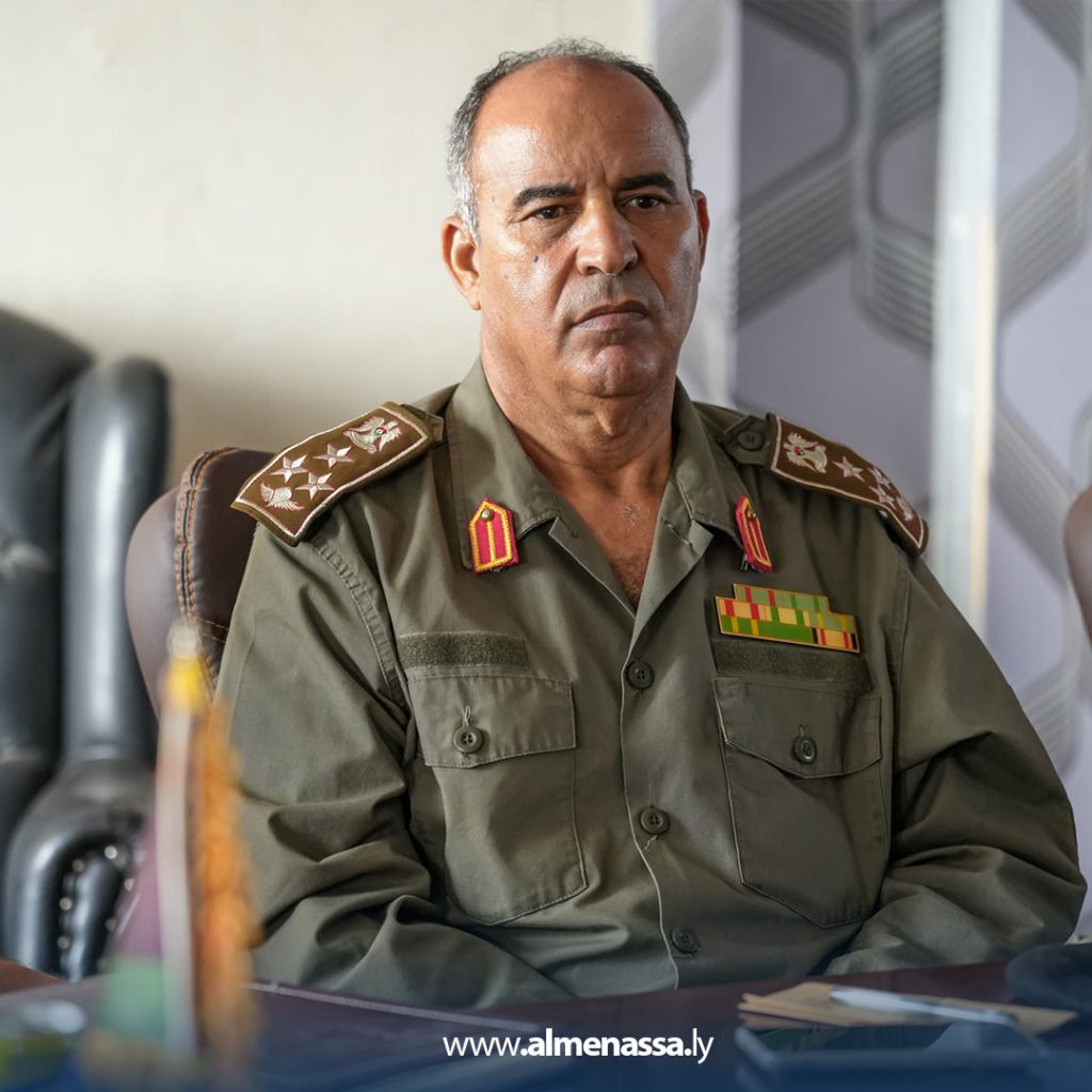 Extra8 52 تسلم واستلام القطاعات الدفاعية في المنطقة العسكرية بنغازي وفقًا لقرار القائد العام