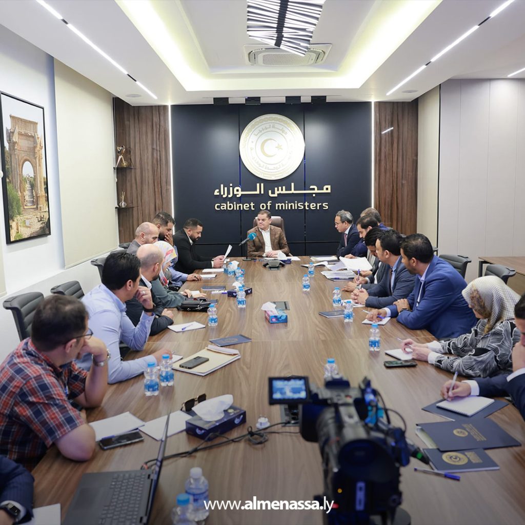 02 44 الدبيبة يتابع تجهيز مركز الأمراض السارية والمناعة ببنغازي ويقرر زيادة المنحة الشهرية للمصابين
