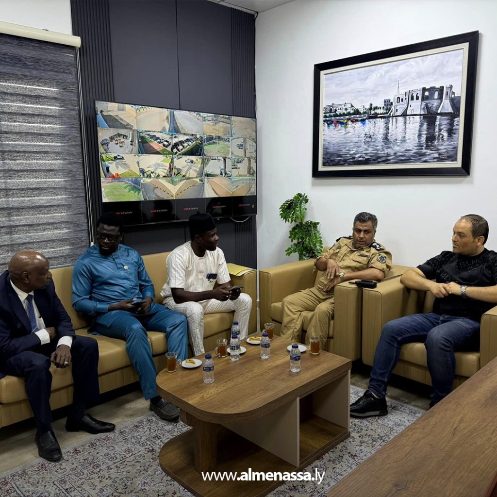 04 3 القنصل النيجيري يشيد بجهاز مكافحة الهجرة بطرابلس على دعمه للجالية وتسهيل إجراءات ترحيل العالقين