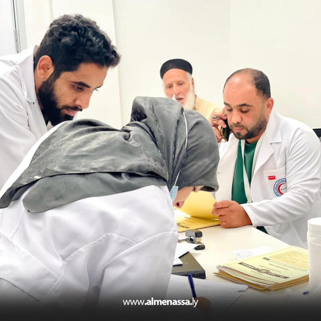 Extra 190 تكريم فريق قافلة طب وجراحة العيون لدورهم في دعم الرعاية الصحية بالمجتمع
