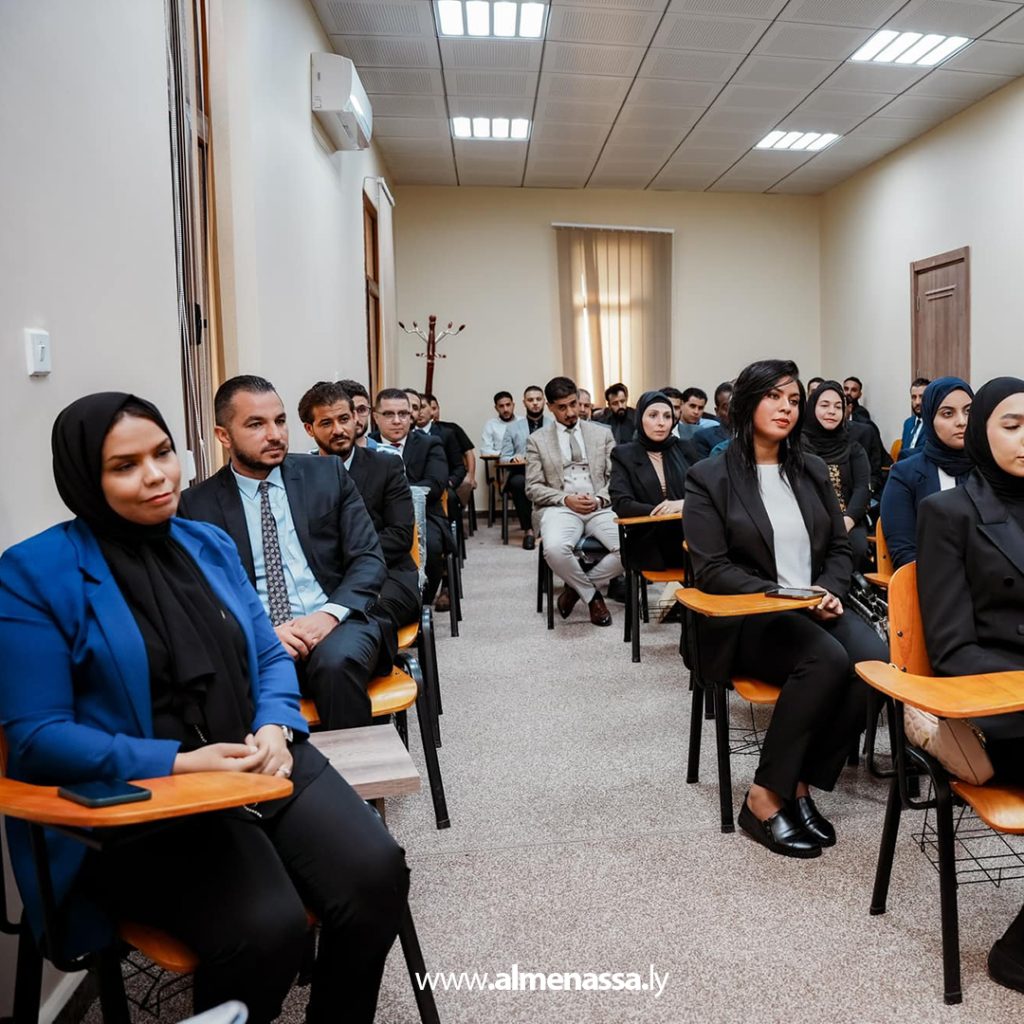Extra 2 3 الحويج يلتقي بموظفي وزارة الخارجية في معهد الدراسات الدبلوماسية ببنغازي