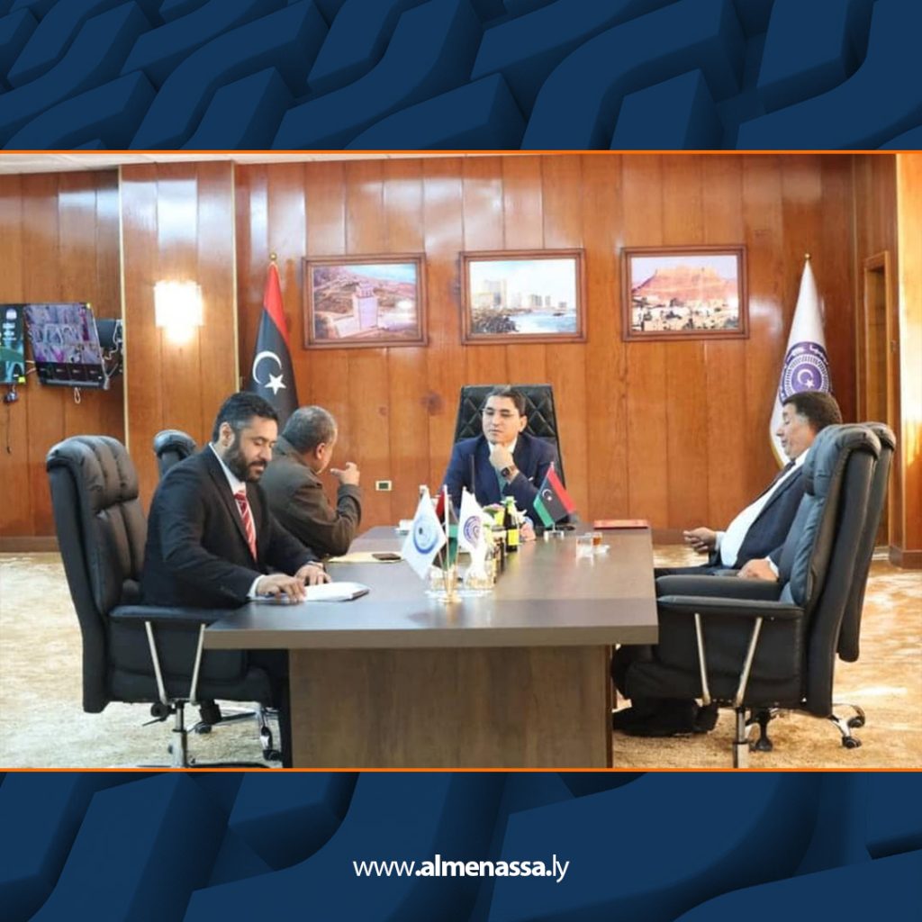 Extra 256 وزير العمل يلتقي مدراء مكاتب العمل بأم الرزم والبيضاء والقبة