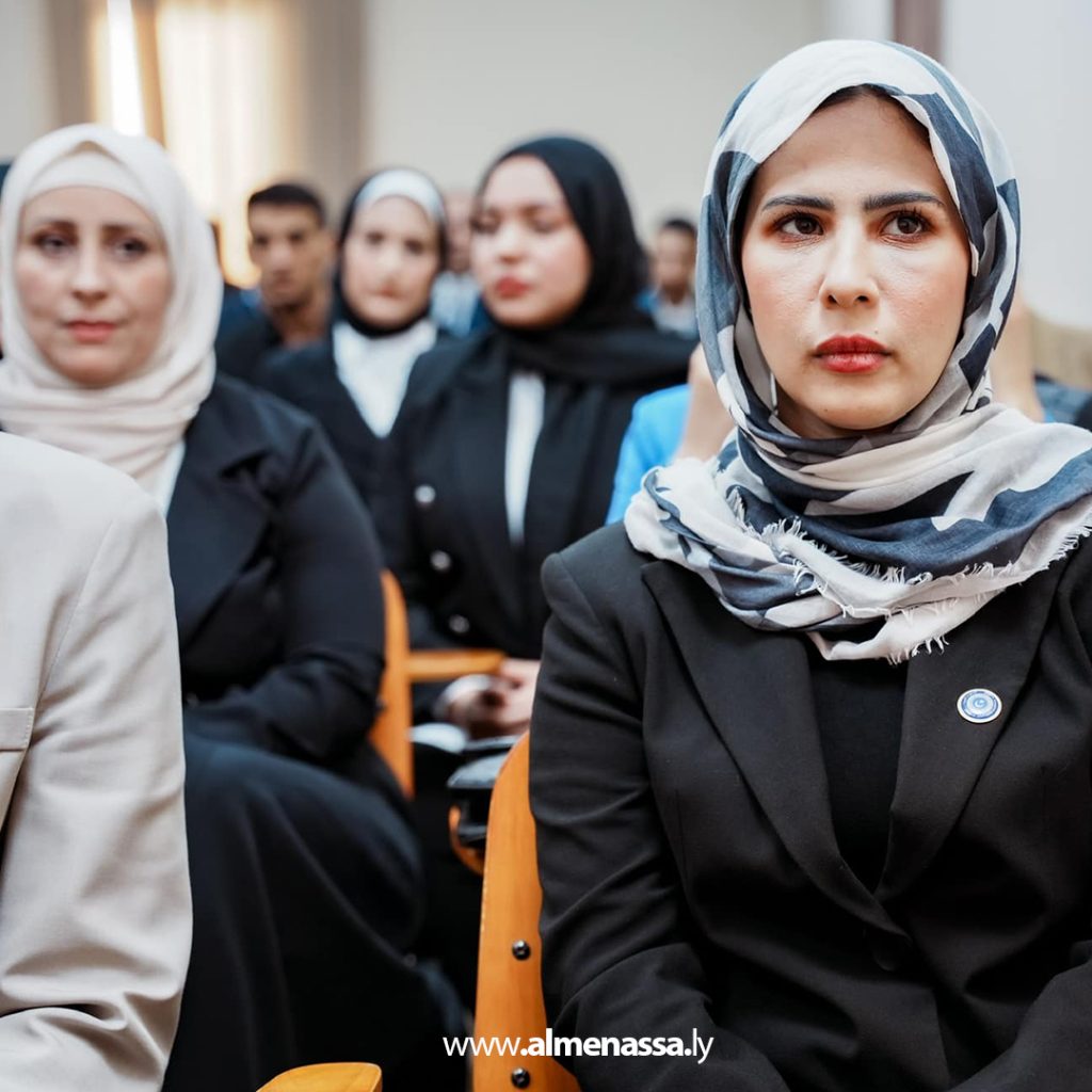 Extra 4 3 الحويج يلتقي بموظفي وزارة الخارجية في معهد الدراسات الدبلوماسية ببنغازي