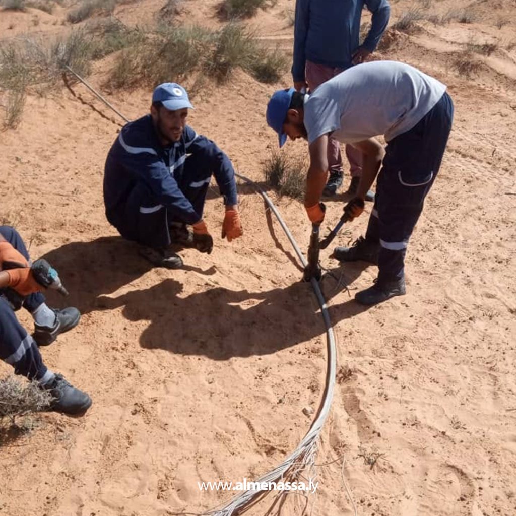Extra 8 فرق صيانة خطوط الجهد الفائق بمصراتة تُجري أعمال صيانة ضرورية لدعم استقرار الشبكة الكهربائية
