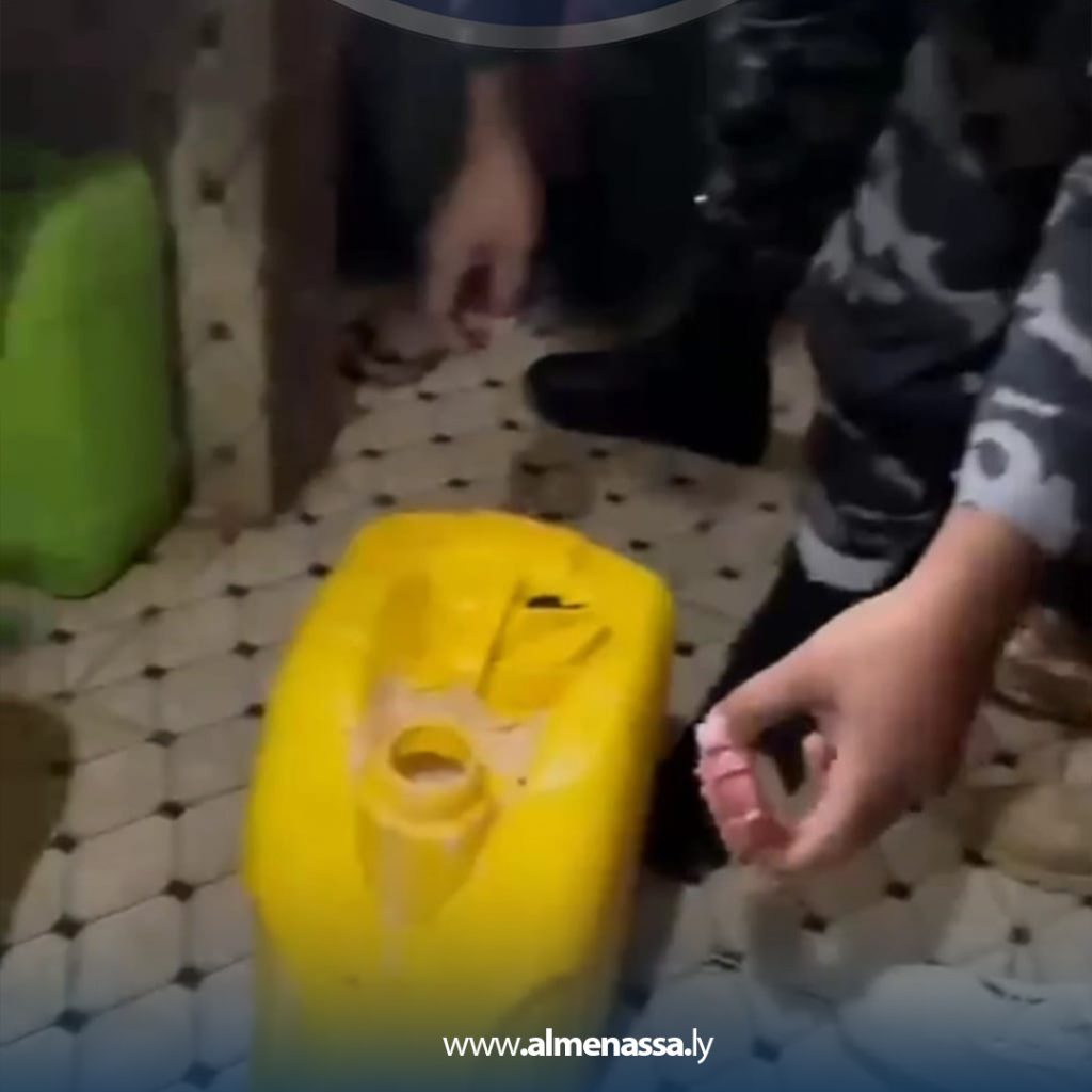 Extra1 33 مداهمة أمنية تكشف مصنعًا لتصنيع الخمور في بنغازي