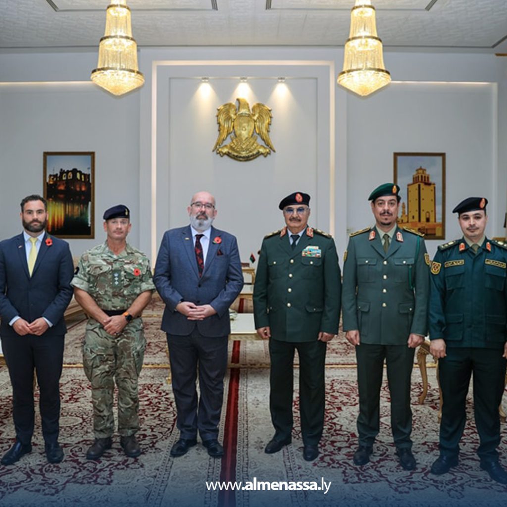 Extra10 3 القائد العام يستقبل السفير البريطاني ويبحث معه التطورات السياسية والتعاون المشترك