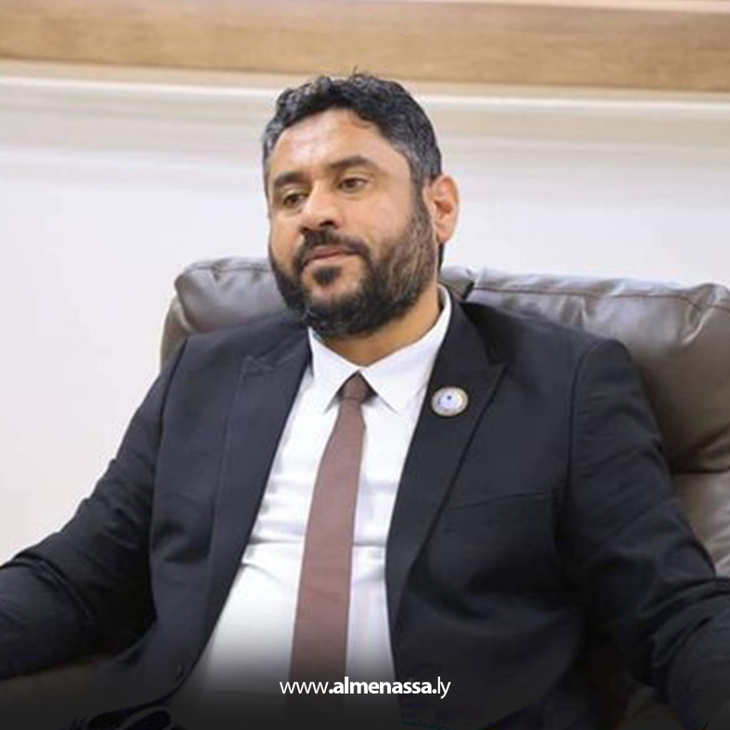 Extra2 142 وزير العمل يبحث تأهيل الباحثين عن العمل