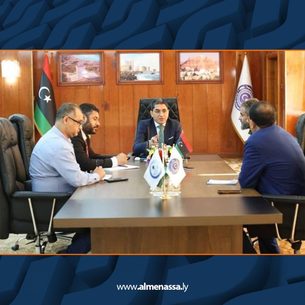 Extra2 258 وزير العمل يلتقي مدراء مكاتب العمل بأم الرزم والبيضاء والقبة