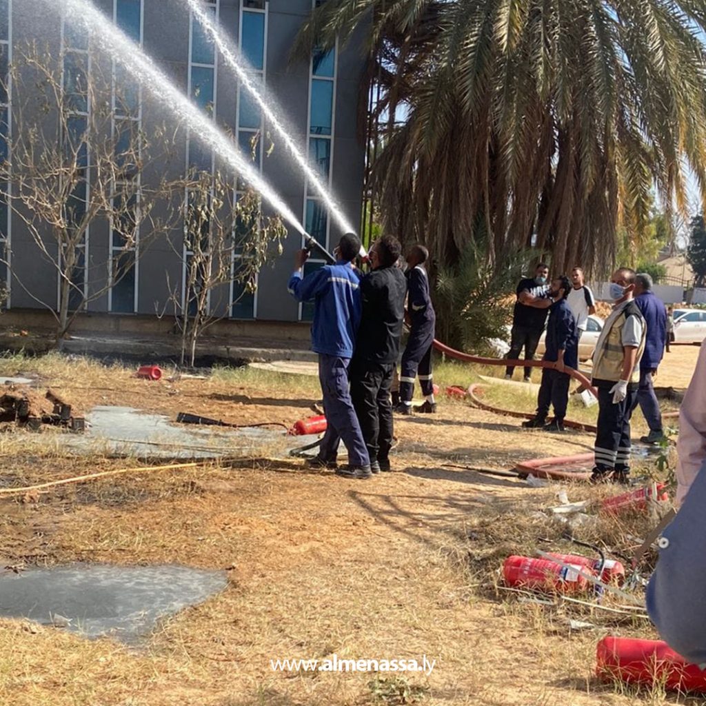 Extra2 60 إصابة 3 أشخاص في حريق بمبنى جامعة ليبيا المفتوحة في جنزور