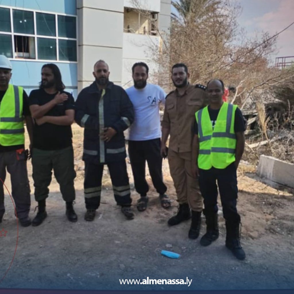 Extra2 76 فرق الإطفاء تسيطر على حريقين في مصحة قرطبة والجامعة المفتوحة بجنزور