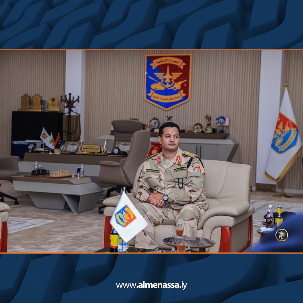 Extra3 77 رئيس أركان الوحدات الأمنية يلتقي المحامي العام لمناقشة سير عمل مكتب الشكاوى وجهود حماية حقوق المواطنين