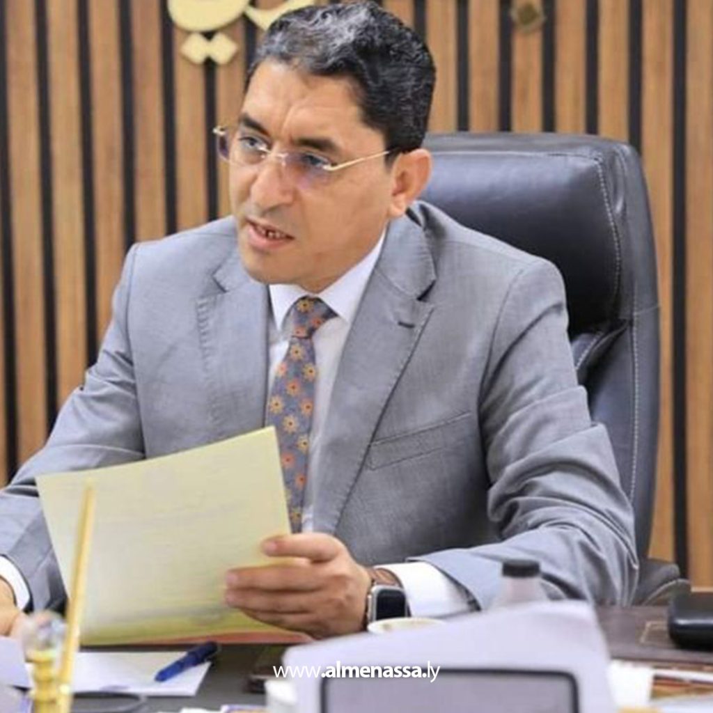 Extra3 94 وزارة الصحة تسلم لجنة الطوارئ عقود المشروعات المتوقفة بالجنوب