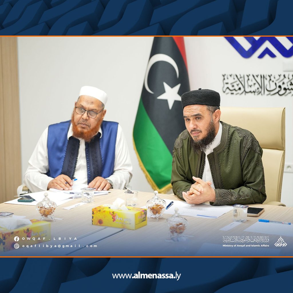 Extra4 101 وزير الأوقاف يبحث عددا من الموضوعات المهمة مع رؤساء أقسام المساجد بالمكاتب