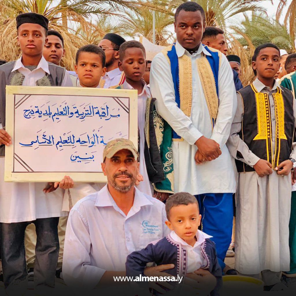 Extra5 13 بروح الأصالة والتراث..أطفال درج يرتدون الزي التقليدي على هامش المعرض الدولي للتمور