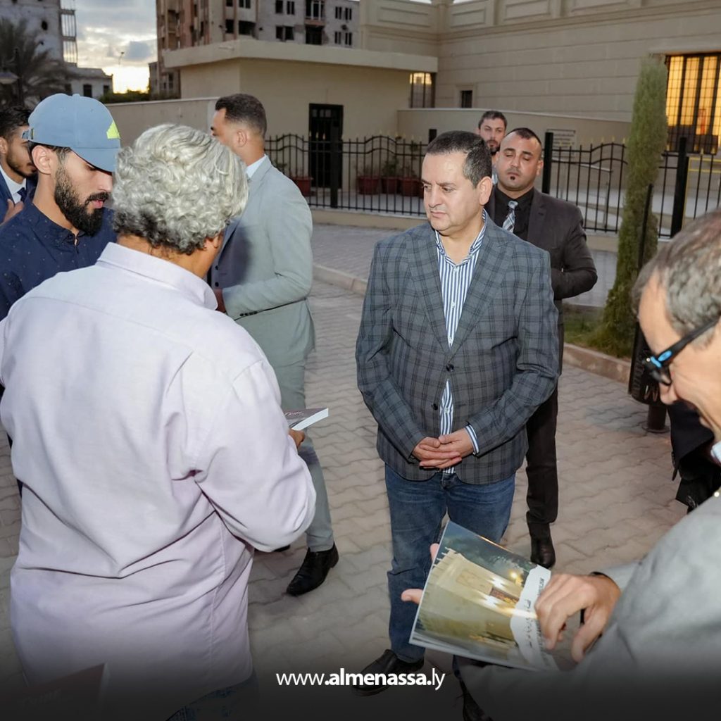 Extra7 3 الحويج والوفد الغيني يزورون ضريح عمر المختار ويشيدون بجهود إعادة الإعمار