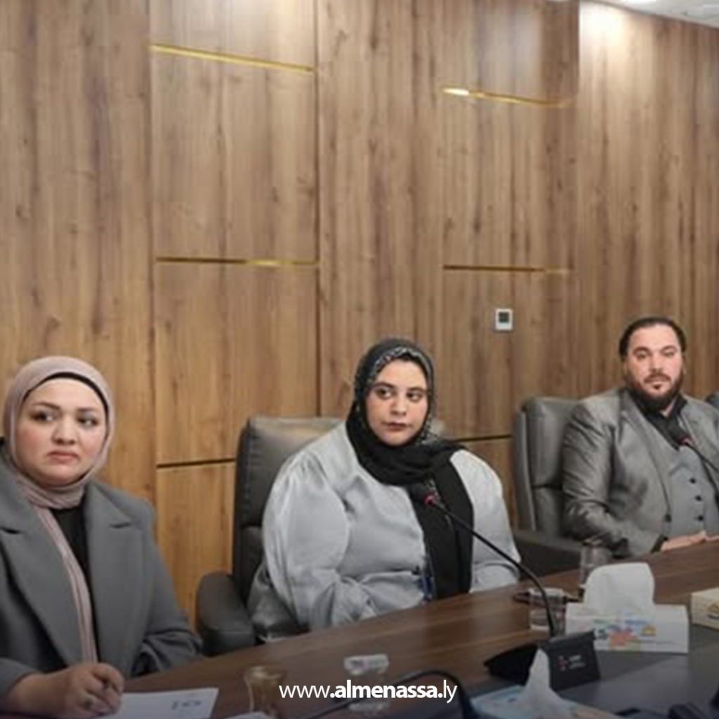 02 100 وزير الدولة لشؤون الهجرة يلتقي لجنة الرصد والإحصاء