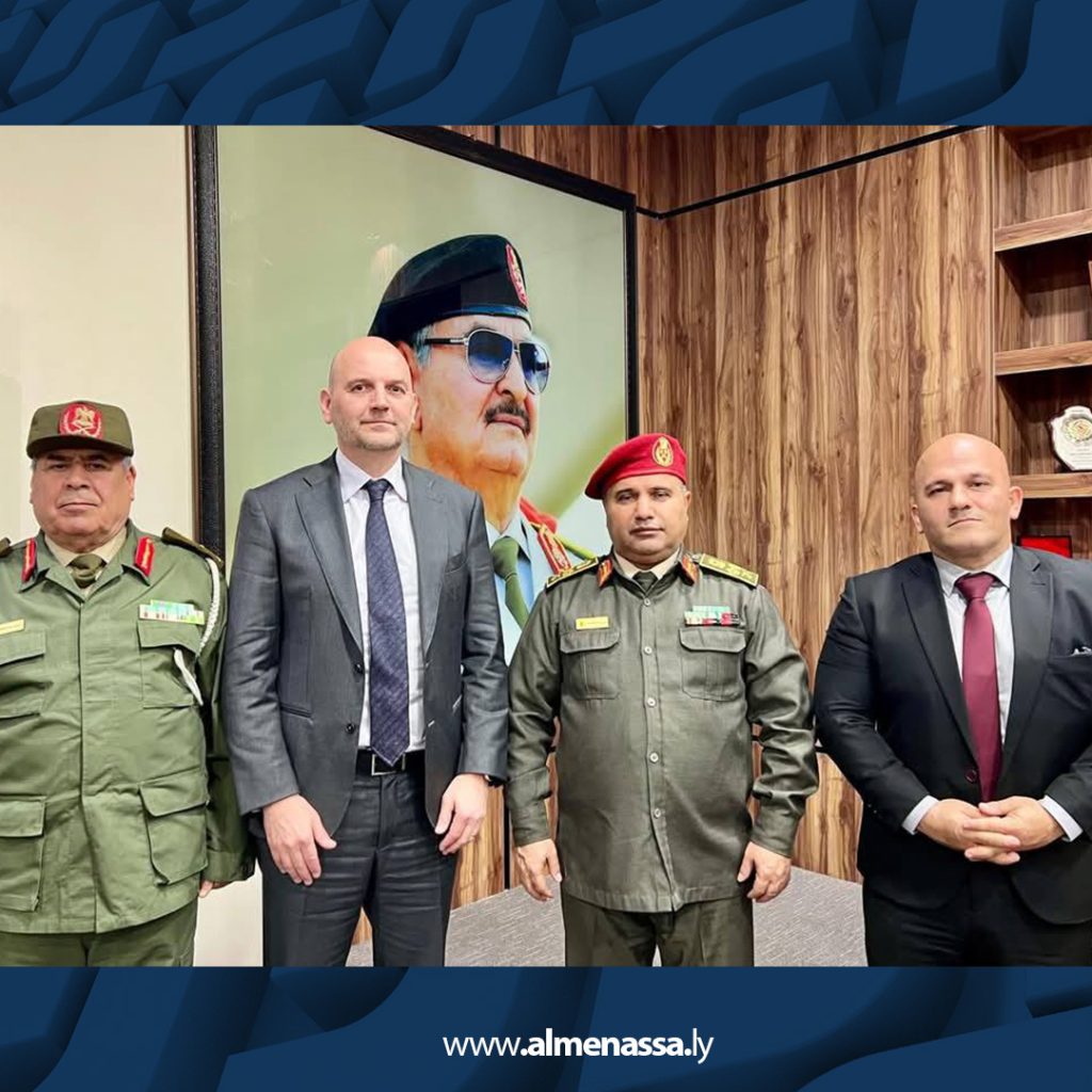 03 107 الفريق أول خيري التميمي يستقبل رئيس بعثة الصليب الأحمر في ليبيا لمناقشة قضايا إنسانية ودورات تدريبية