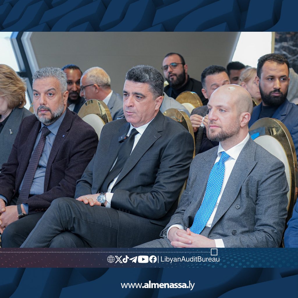 04 74 شكشك يفتتح المعرض السنوي الثالث لمنظمات المجتمع المدني ويشيد بدورها في مكافحة الفساد