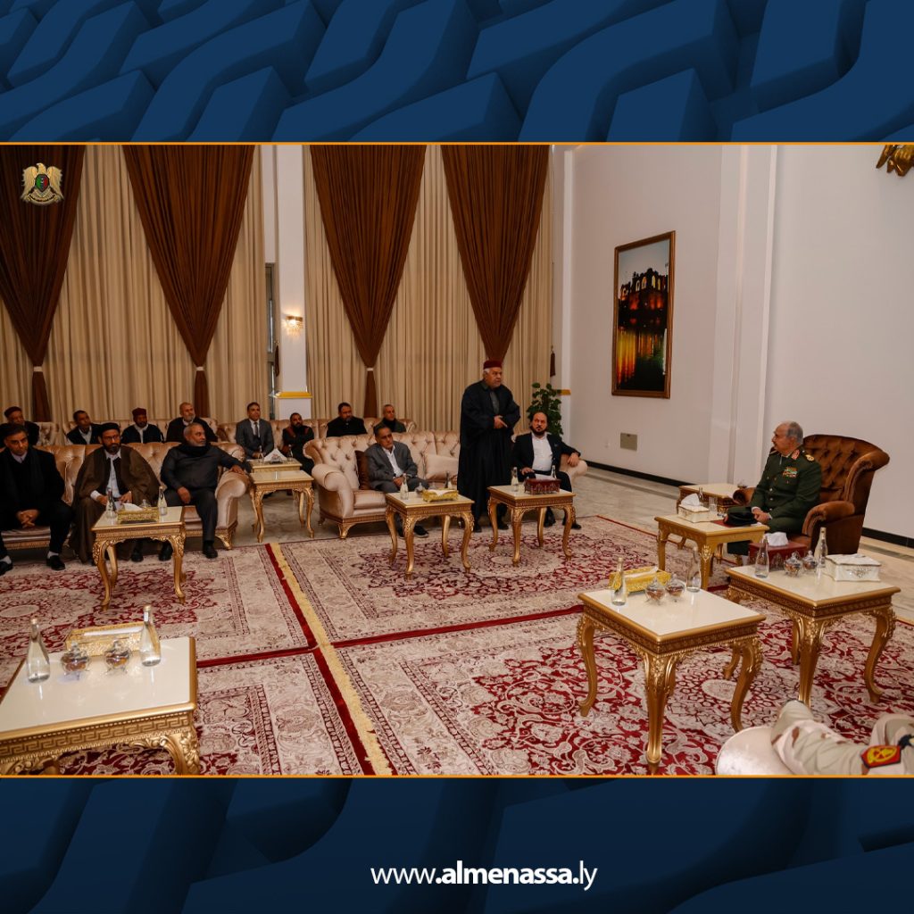 06 16 القائد العام يلتقي مشايخ وأعيان قبيلة أولاد سليمان المجاهدة