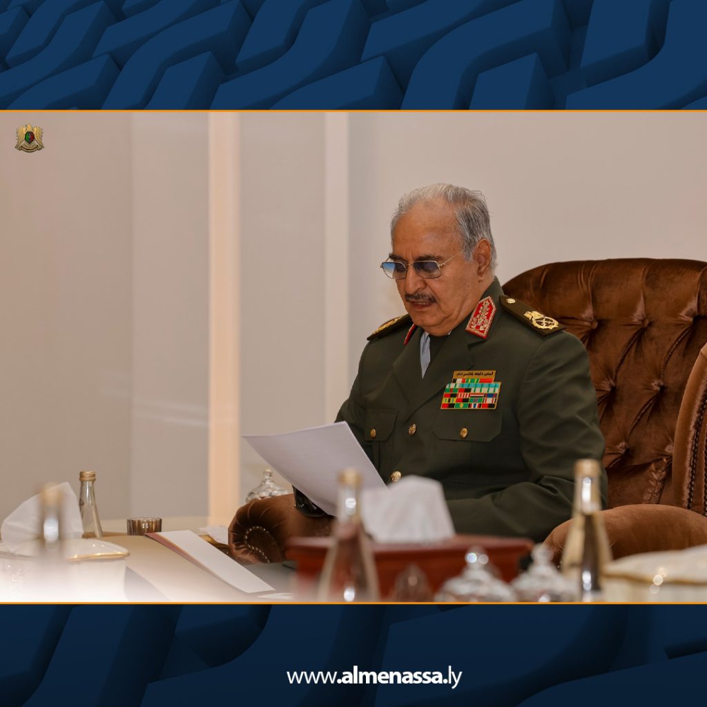 08 7 القائد العام يلتقي مشايخ وأعيان قبيلة أولاد سليمان المجاهدة