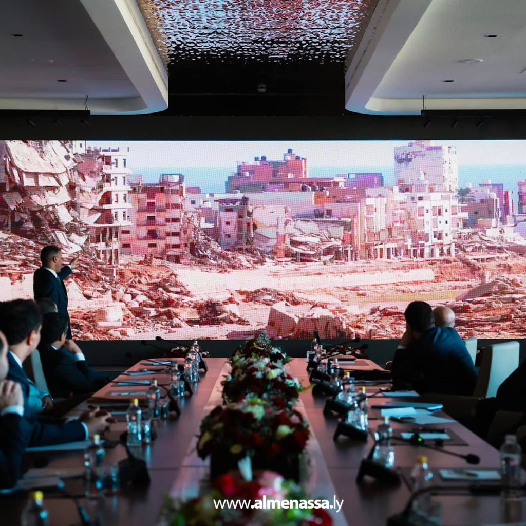 Extra 236 المدير العام لصندوق التنمية وإعادة إعمار ليبيا يجتمع مع محافظ مصرف ليبيا المركزي