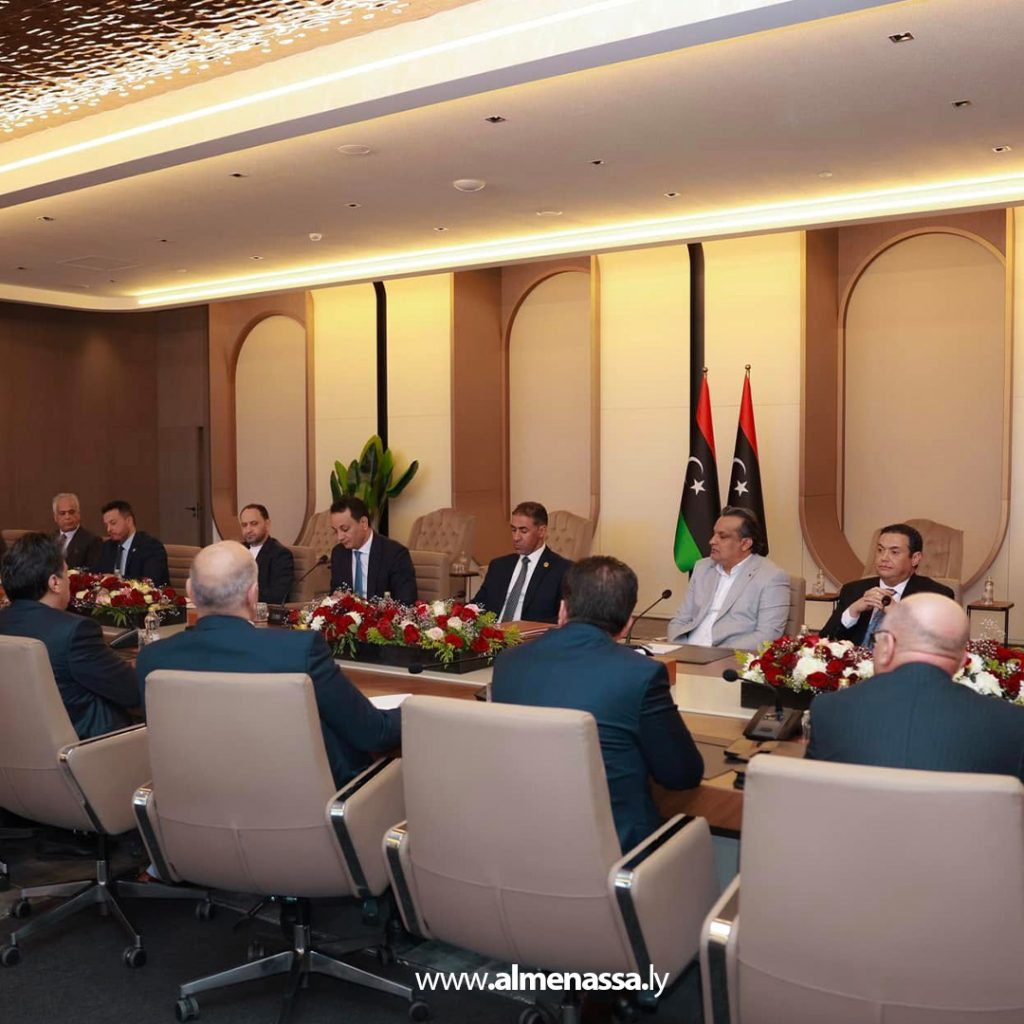 Extra4 15 المدير العام لصندوق التنمية وإعادة إعمار ليبيا يجتمع مع محافظ مصرف ليبيا المركزي