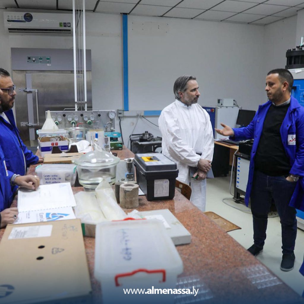 ex1t 1 مركز بحوث النفط يناقش التعاون مع شركة Core Laboratories الأمريكية