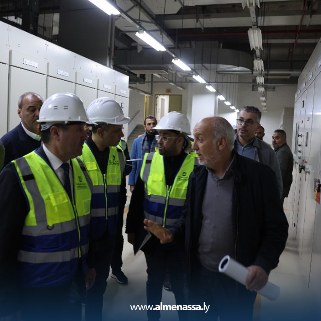 لاة 8 فريق من حكومة الوحدة يتفقد فندق "جي دبليو ماريوت" ويشرف على تطوير محيط أبراج البحر