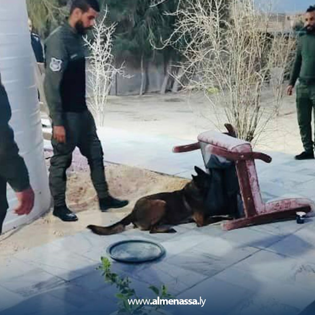 لبا المباحث الجنائية تكشف وكرا لتخزين المخدرات والأسلحة في أجدابيا