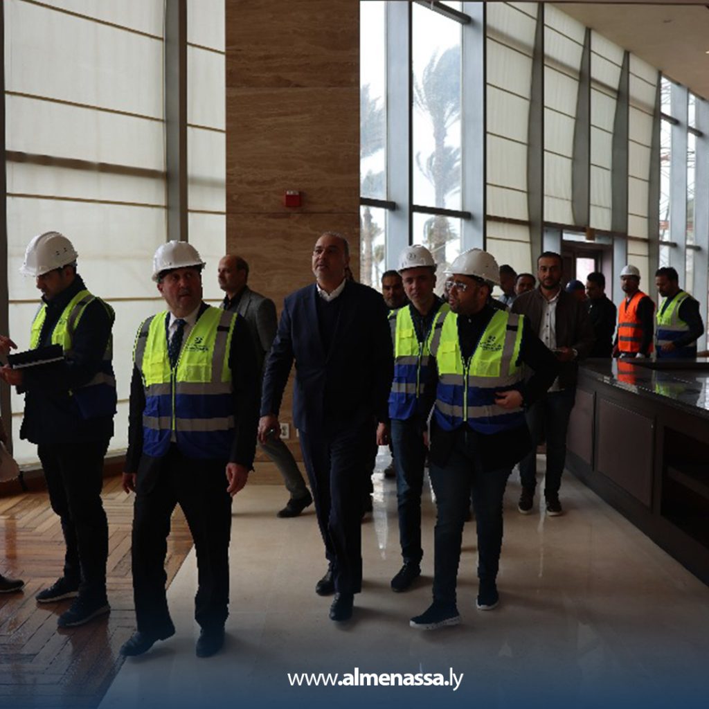 لياة 1 فريق من حكومة الوحدة يتفقد فندق "جي دبليو ماريوت" ويشرف على تطوير محيط أبراج البحر