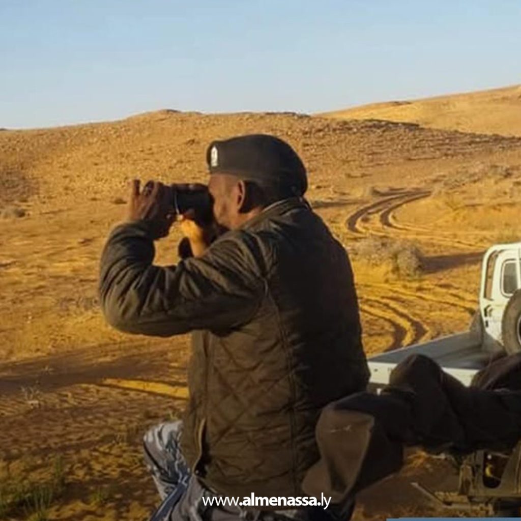 00 حرس الحدود يكثف دورياته الأمنية في منطقة الحمادة الحمراء لمكافحة الأنشطة غير القانونية