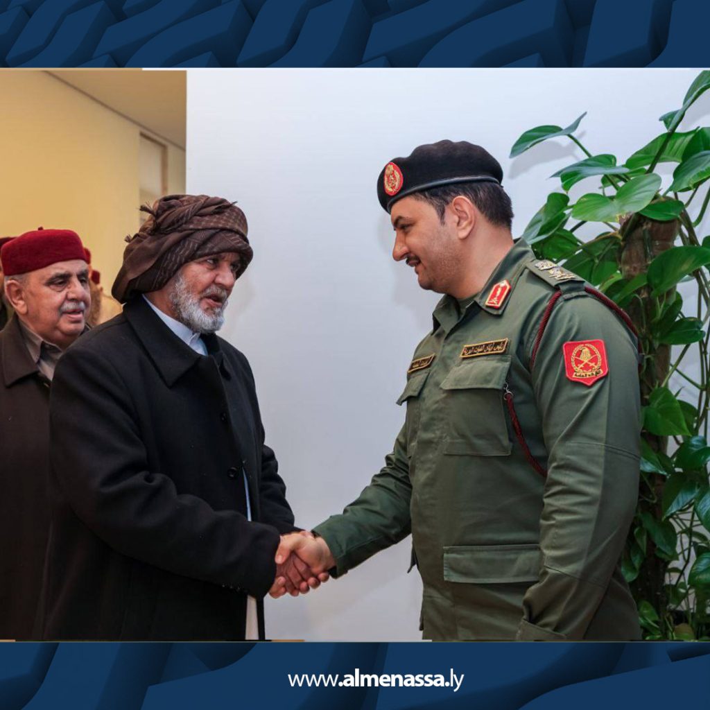 رئيس أركان القوات البرية يستقبل وفدًا من مشايخ وأعيان الجبل الأخضر في بنغازي 11 011 8