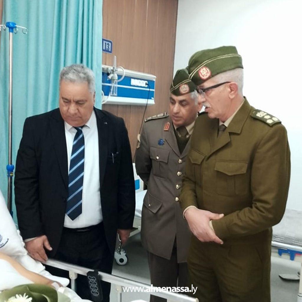 02 75 وفد من قوات الدفاع الجوي يزور جرحى القوات المسلحة لتضحياتهم في معارك الجنوب الليبي