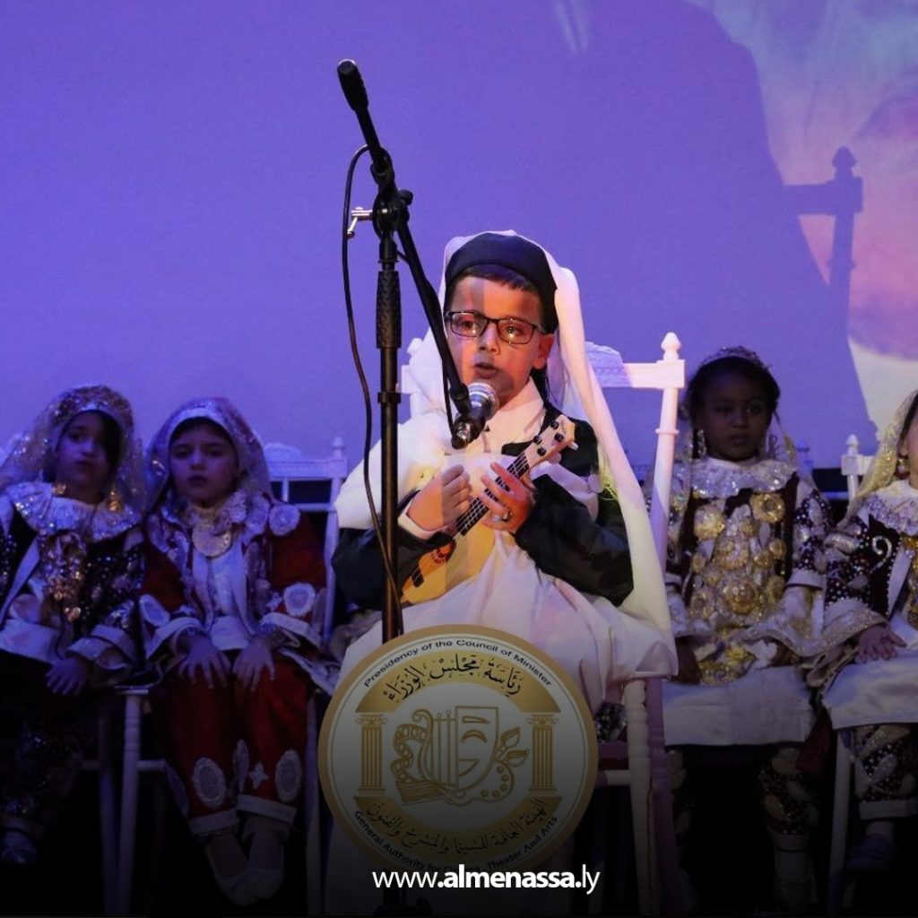 04 18 روضة البراعم تقيم عرضًا فنيًا لدعم الإبداع لدى الأطفال وتكريم الفنان الراحل حسن العريبي
