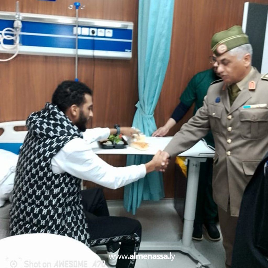 04 47 وفد من قوات الدفاع الجوي يزور جرحى القوات المسلحة لتضحياتهم في معارك الجنوب الليبي