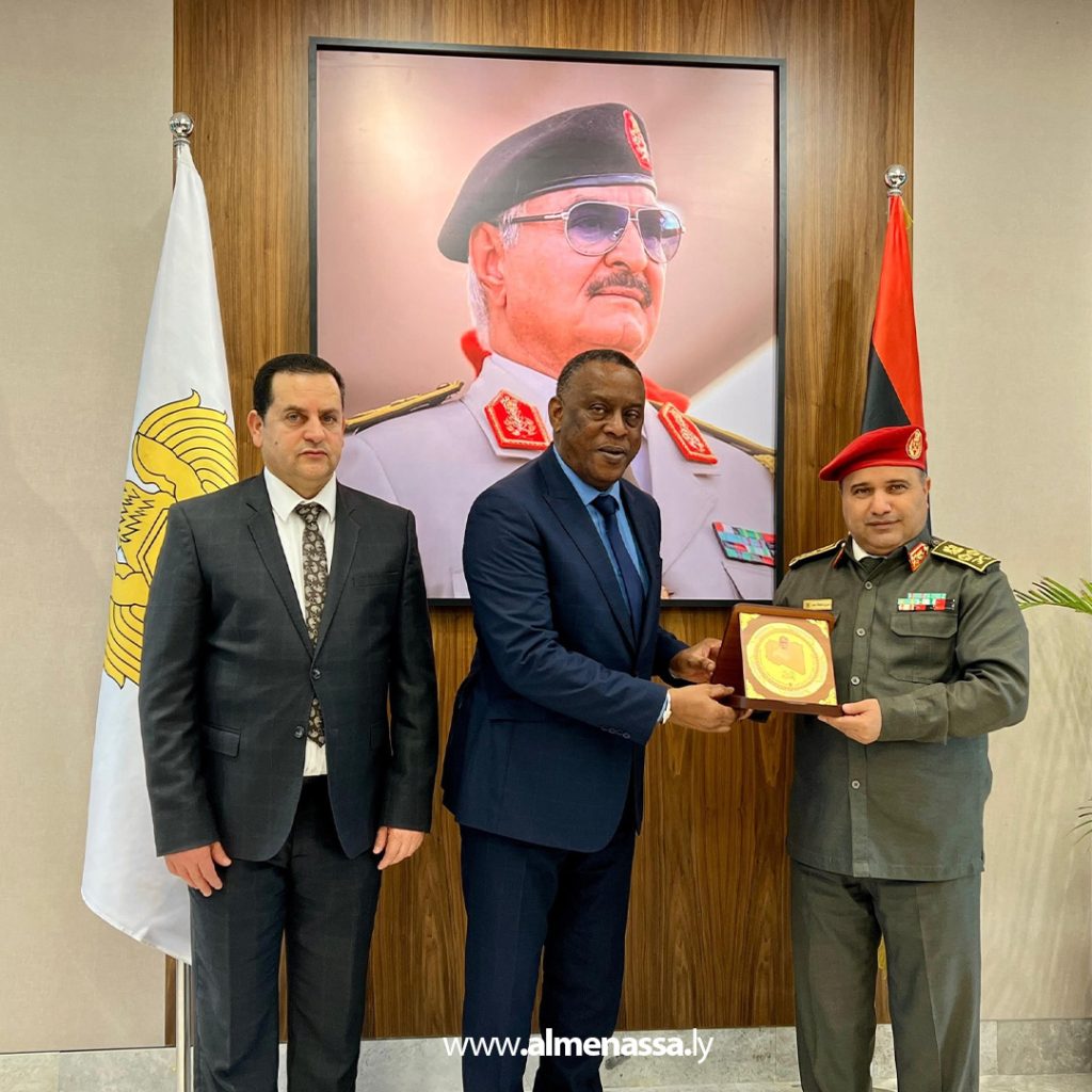 الأمين العام للقيادة العامة يلتقي وزير الخارجية السنغالي الأسبق ورئيس معهد الاستراتيجيات الإفريقية 1 extra 121 الأمين العام للقيادة العامة يلتقي وزير الخارجية السنغالي الأسبق ورئيس معهد الاستراتيجيات الإفريقية