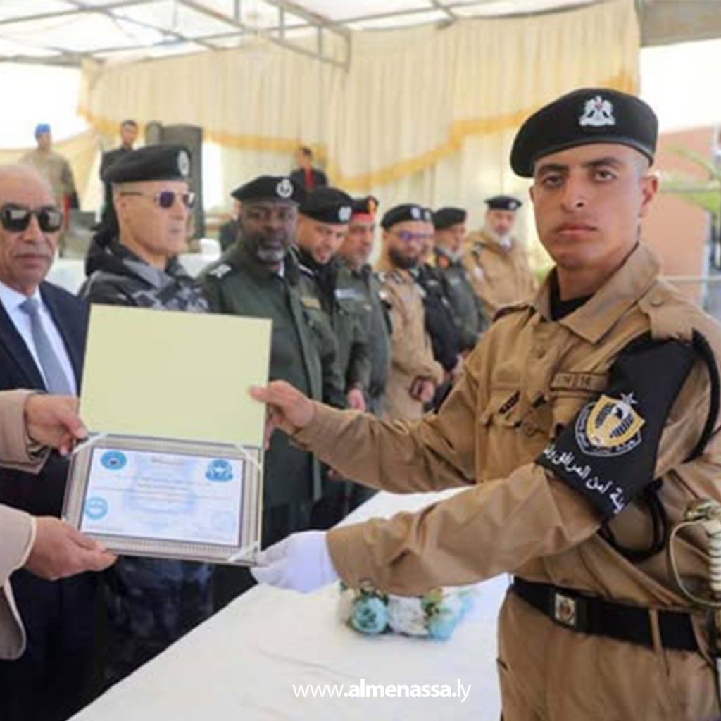 extra 223 تخريج الدفعة الرابعة من دورة التجنيد لصالح أمن المرافق