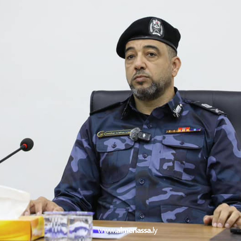 extra 28 وزير الداخلية المكلف يلتقي مسؤولي وضباط الإدارة العامة للدعم المركزي