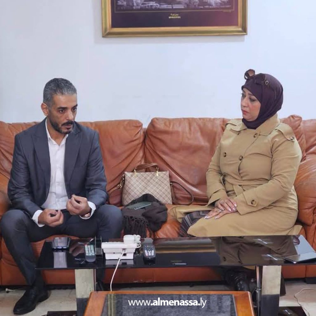 extra 4 رئيس مفوضية المجتمع المدني ورئيس مفوضية انتخابات طبرق يناقشان التحضيرات للانتخابات البلدية المرتقبة