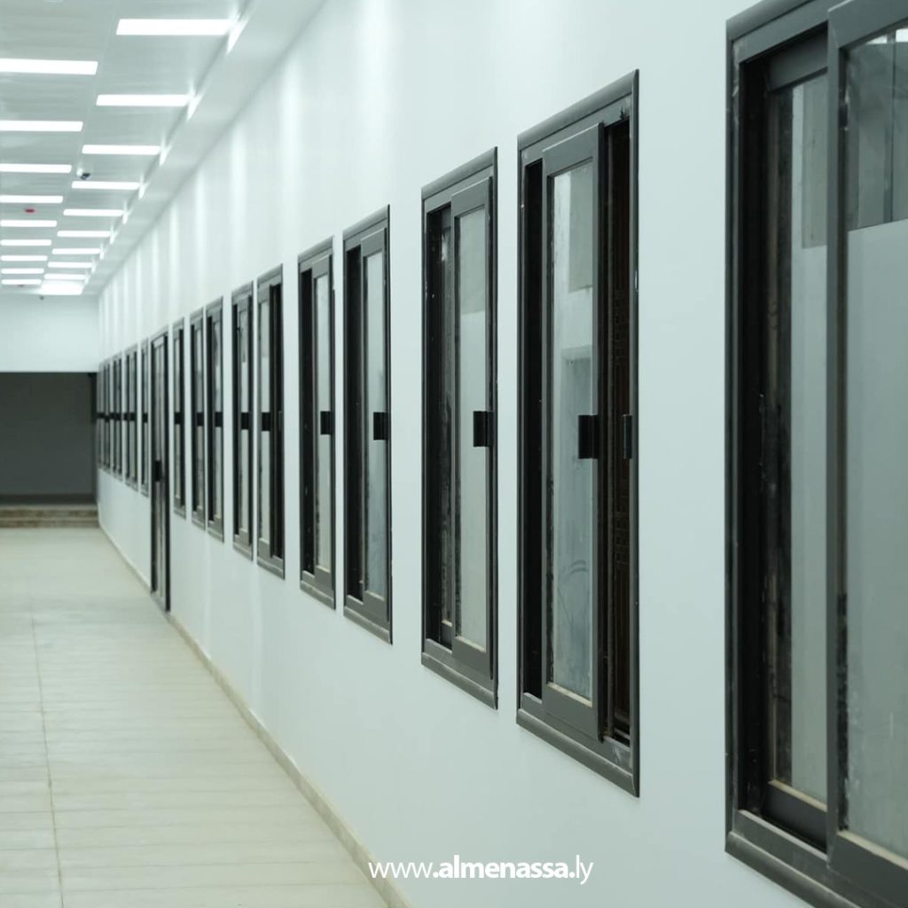 extra1 128 المهندس بالقاسم حفتر يتفقد مبنى كلية التربية بمدينة بنغازي