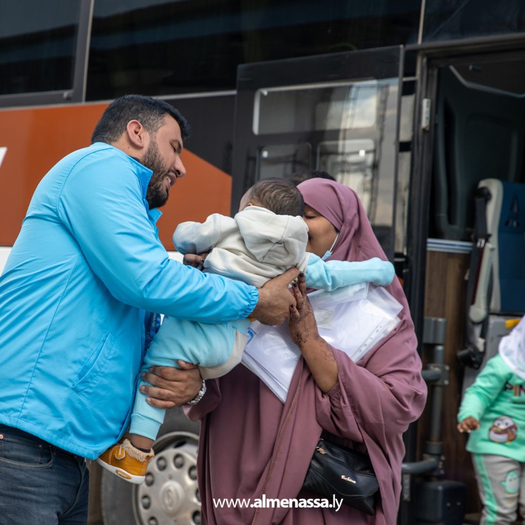 extra1 131 إجلاء 135 لاجئًا من ليبيا إلى إيطاليا في رحلة إنسانية