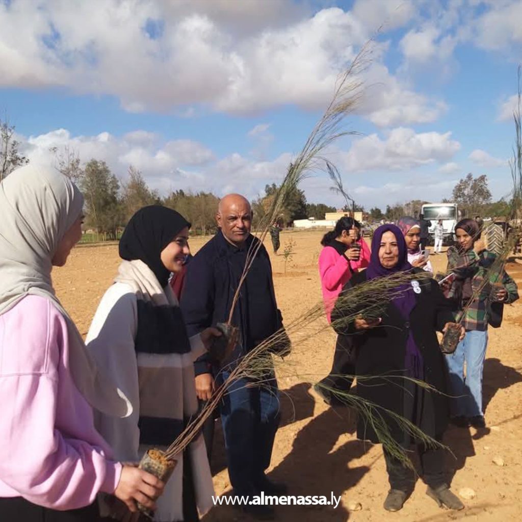 extra1 2 جهاز الشرطة الزراعية في بنغازي يشارك في حملة تشجير لزراعة 10 آلاف شتلة