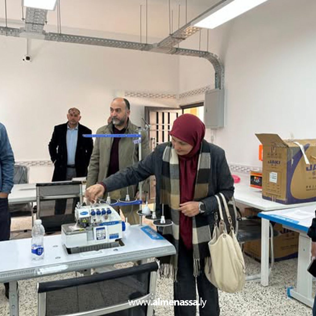 extra1 79 مدير شؤون مراكز التدريب النوعي بوزارة العمل تتفقد مركز التدريب بترهونة