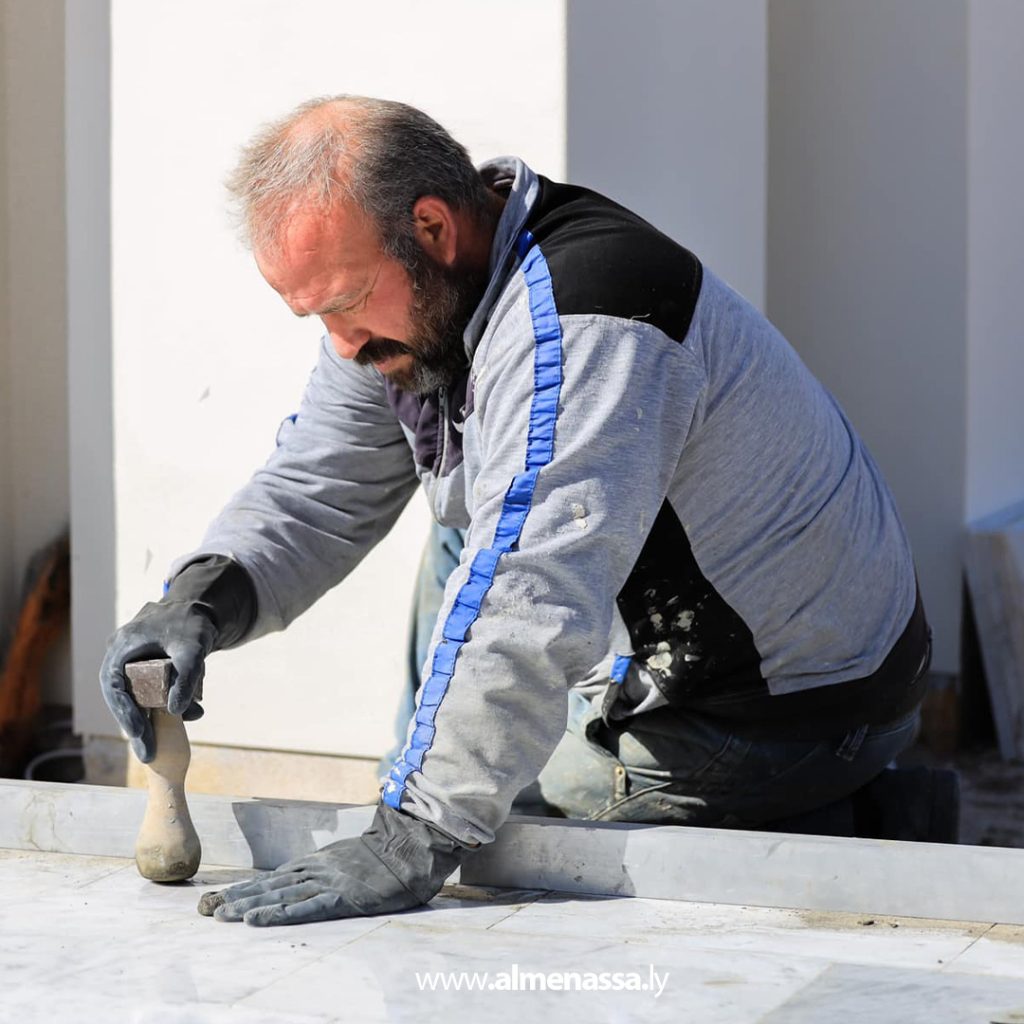 extra2 57 قرب الانتهاء من مشروع تطوير وصيانة ميدان النصر وسط مصراتة